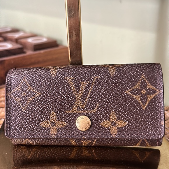 Louis Vuitton 4 ring key fob (TH0030) - Picture 1 of 12